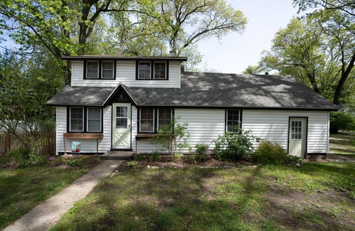 Spring Lake House | Spring Lake Cottage. 3 night reservations allowed, weeklong discounts available