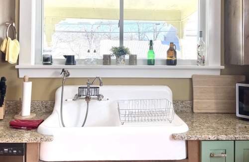 Chester Depot House | Spring Skiing! Location! Minutes from Okemo!