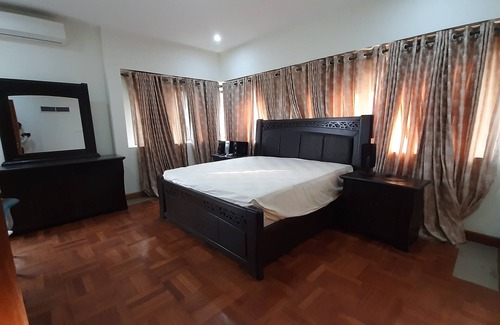 Nungua House | Springfield Blooms