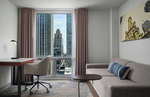 Downtown Chicago Hotel | Springhill Suites by Marriott Chicago Downtown/River North
