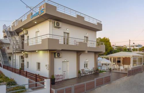 Kalamaki Apartment | Spyros Apartments with Pool