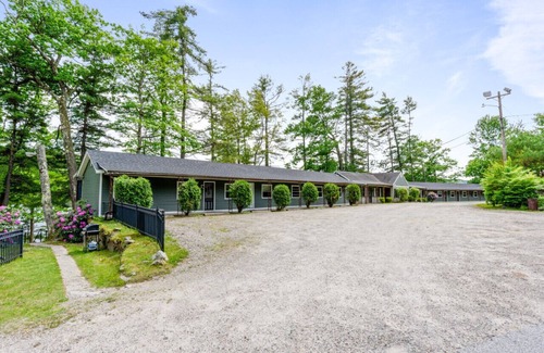 Holderness House | Squam Lake 3 bed 3 bath (Suite #7)
