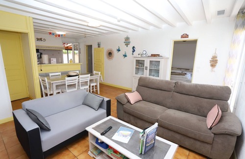 Saint-Cyprien Plage Ski Chalet | St Cyprien 4-room house with swimming pool near the beach