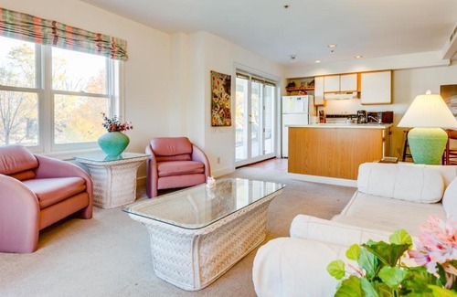Chautauqua Apartment | St Elmo House #201