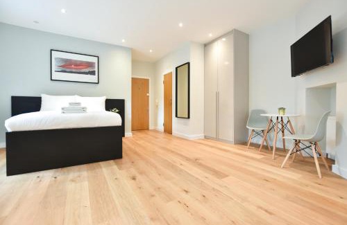 Holland Park Apartment | St James House Serviced Apartments by Concept Apartments