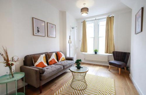 Easton Apartment | St Marks Place by N And N Stays Ltd Great location, Perfect For Contractors, workers and corporate stays, Free on-street Parking, Fast Wifi and close to local restaurants and bars