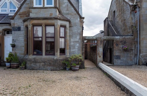 Troon Apartment | St Meddans Mews - Donnini Apartments
