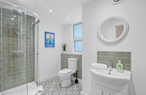 Brighton City Centre Apartment | St Peters Pad By My Getaways Free Parking