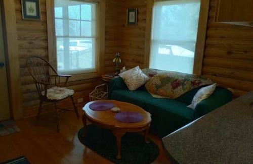 Saint Rose Apartment | St Rose Log Cabin apartment near Airport