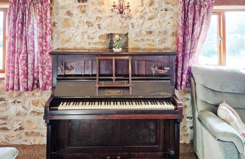 Colyton Cottage | STABLE COTTAGE - W40643