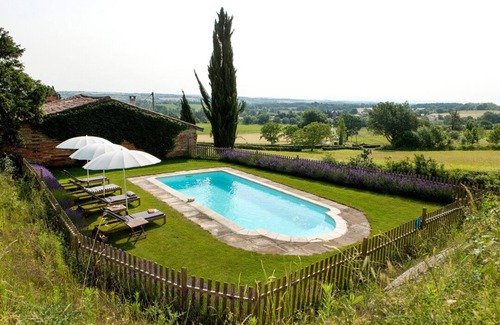 Beauville House | Stable House is a place for your family to enjoy a taste of French living.