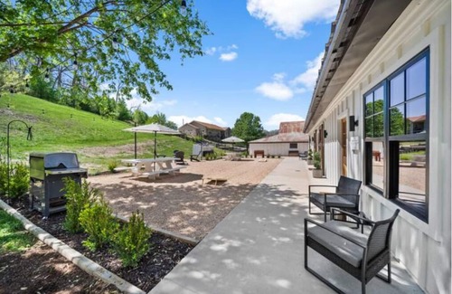 Bella Vista House | Stables at Fox Hill Farm - Eastender