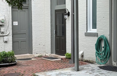 Babe Denny House | Stadium Stays #2 in downtown INDY. 5 minute walk to the Stadium. Free parking.