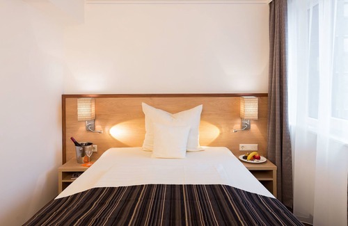 Altstadt-Nord Hotel | Stadthotel am Römerturm