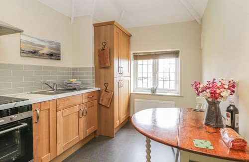 Whitby Apartment | STAKESBY HOUSE APARTMENT 3, country holiday cottage in Whitby