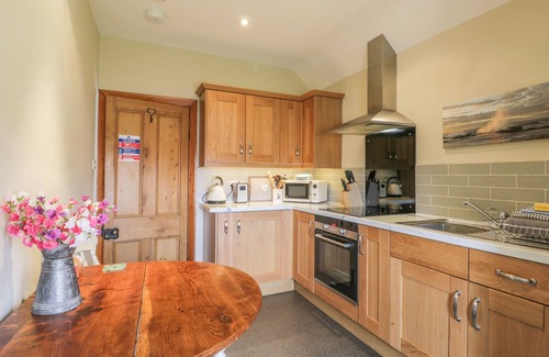 Whitby Apartment | STAKESBY HOUSE APARTMENT 3, country holiday cottage in Whitby