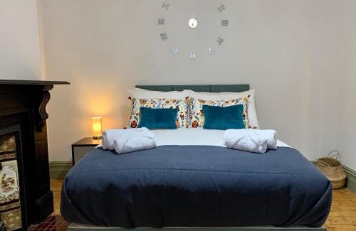 Stoke-on-Trent House | Stamer House by YourStays, Stylish quirky house, with 4 double bedrooms, BOOK NOW!