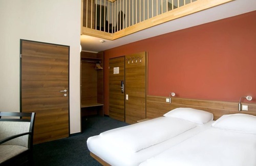 Sankt Lorenzen ob Murau House | Standardzimmer für 4 P. mit Balkon Vorzugspreis HB - Club Hotel am Kreischberg