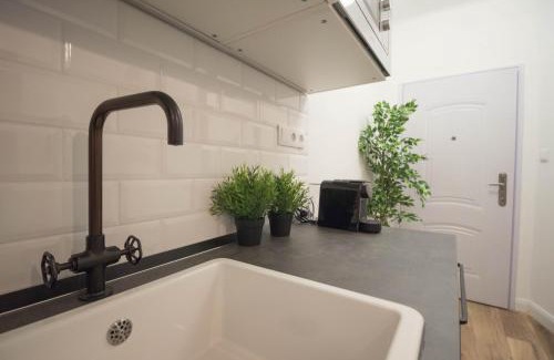 Erzsebetvaros Apartment | Standard Apartment by Hi5 - Madách