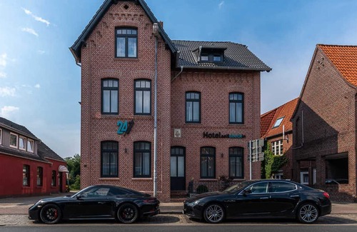 Leer Cottage | Standard double room 4 (ground floor right) - 24/7 self-check-in, 14008