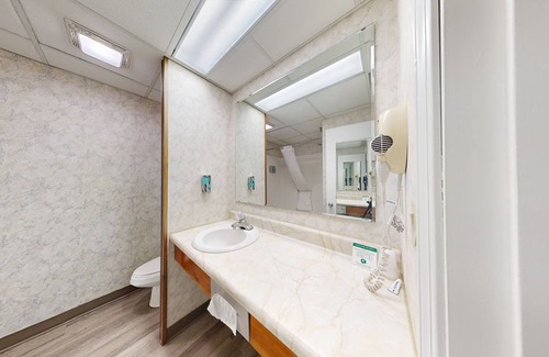 Presque Isle Hotel | Standard Double Room -2 Double Beds