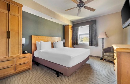 South Lake Tahoe Resort | STANDARD STUDIO LAKE VIEW@Hilton Vacation Club Lake Tahoe Resort South