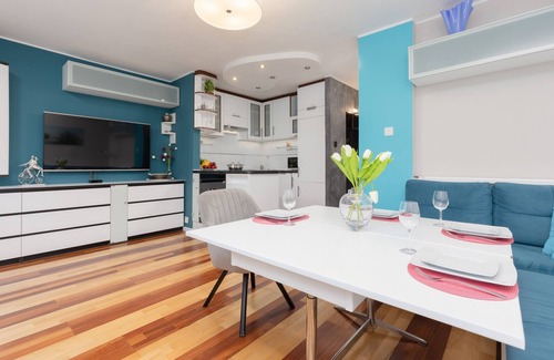 Bielany Apartment | Starej Baśni Apartment Warsaw by Renters