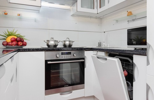 Bielany Apartment | Starej Baśni Apartment Warsaw by Renters