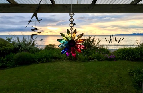 Pakawau House | Starfish - special beach front retreat with wifi