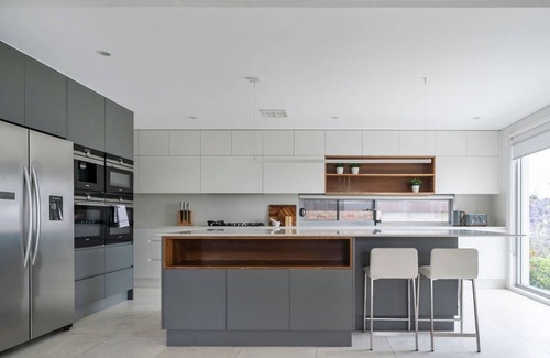 Bexley House | Starlight A Slice of the Hollywood Hills in Bexley