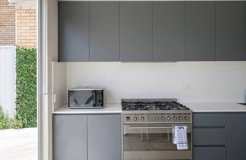 Bexley House | Starlight A Slice of the Hollywood Hills in Bexley