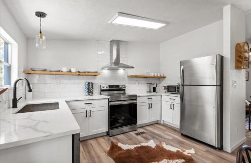 Canyon Lake House | Starlight Horizon 3 Cabins LMN - Pet-Friendly Texas Hill Country Group Stay Near Canyon Lake - Pool, Stargazing, Sleeps 24