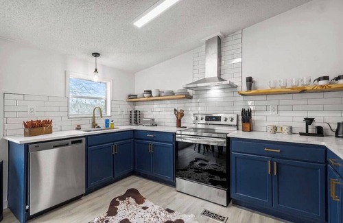 Canyon Lake Cabin | Starlight Horizon Cabin C – Pool and Retreat | Pet-Friendly Texas Hill Country C