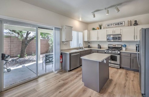 North Las Vegas House | Starling Mesa | Extended Stay Modern Vegas