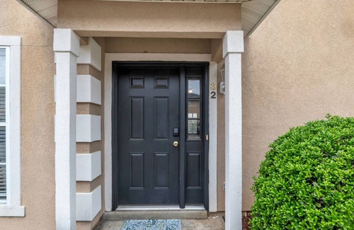 Starkville Apartment | Starr Living by OneHometown Getaways
