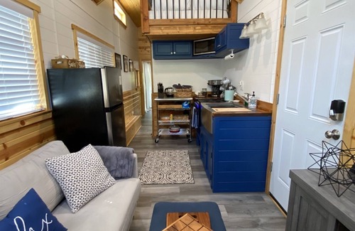 Kingston Cottage | Starry Nights, Cozy Cottage Vibes, Big Deck Energy