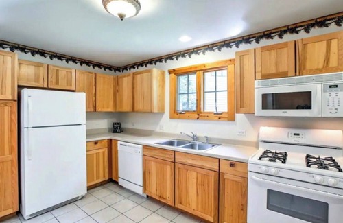 Oglesby House | Starved Rock’s Luxury Cabin