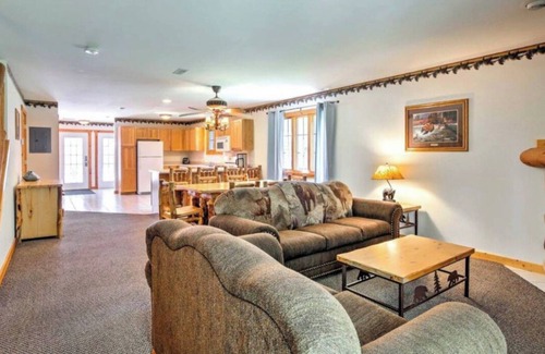 Oglesby House | Starved Rock’s Luxury Cabin