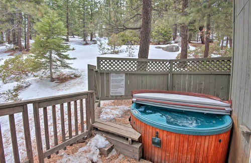 Tahoe Village Cottage | Stateline Ski House: Walk to Boulder Lift!