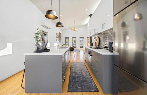 Mansfield House | Station House - Mansfield - Sleeps 8