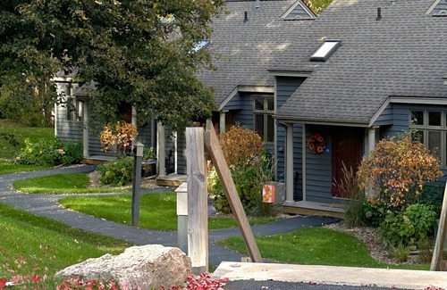 The Galena Territory House | Stay at The Ace! A great weekend place that's somewhere between home and hotel.
