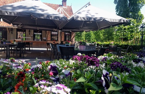 Bruggenmors Hotel | Stay Close To Culture And Green Spaces — Minutes From Rijksmuseum Twente