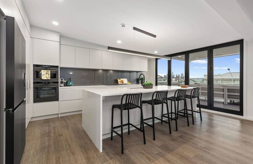Devonport Apartment | Stay Devonport - 3 Bedroom Penthouse