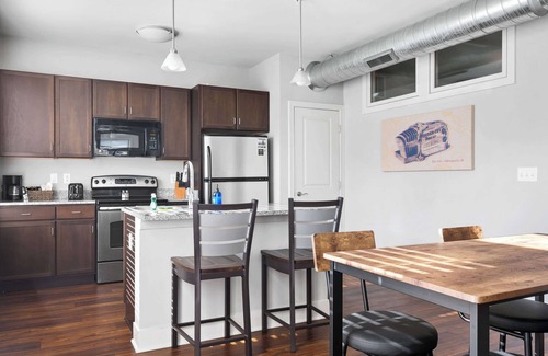Mile Square Apartment | Stay Downtown Indy—Modern Comfort + Free Parking!