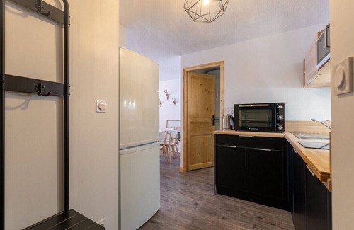 Genos Apartment | Stay for 6 - 200m from the slopes - Belle Sayette