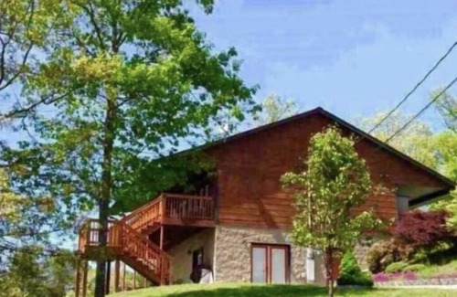 Sevierville Cabin | STAY HERE! 2 Homes sleep up to 28! Private cove 2 docks and personal boat launch