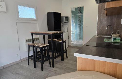Route d'Arles House | Stay in a cozy apartment in Nîmes
