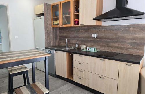 Route d'Arles House | Stay in a cozy apartment in Nîmes