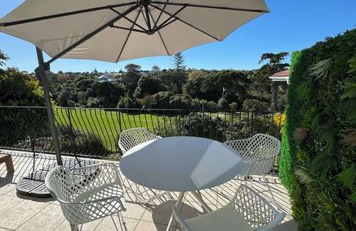 Torbay Apartment | Stay in Auckland and relax like you are on the Coromandel