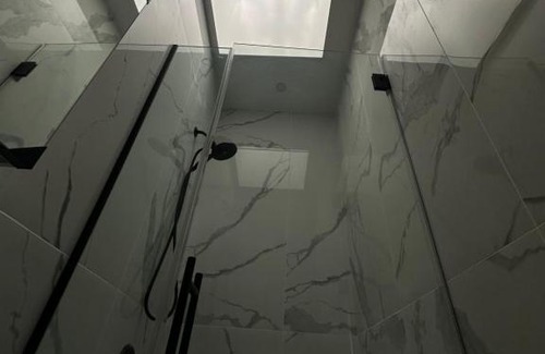 Queens Apartment | Stay near LGA